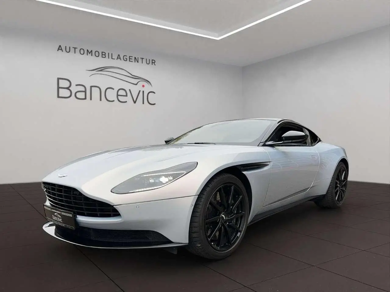 Photo 1 : Aston Martin Db11 2018 Essence