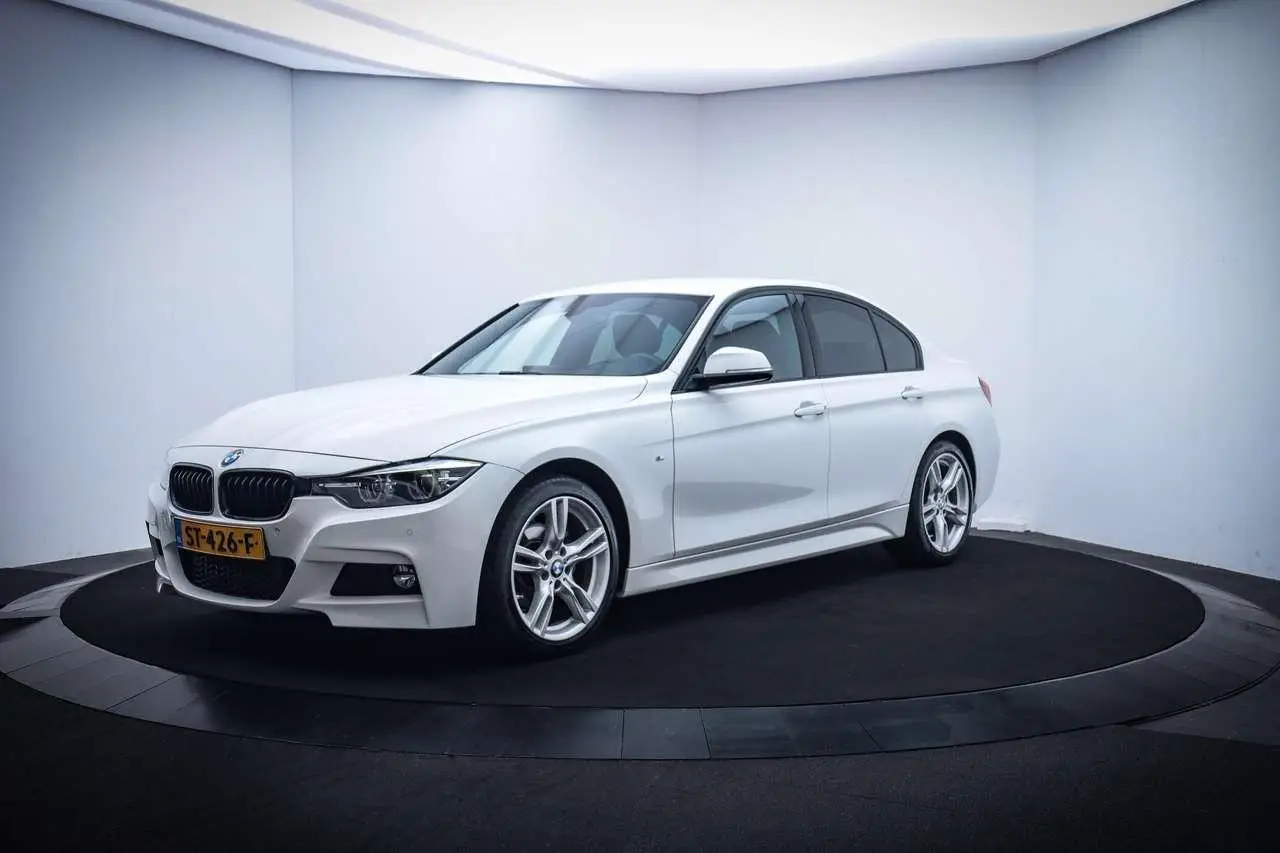 Photo 1 : Bmw Serie 3 2018 Petrol