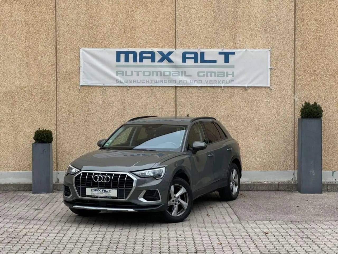 Photo 1 : Audi Q3 2020 Petrol