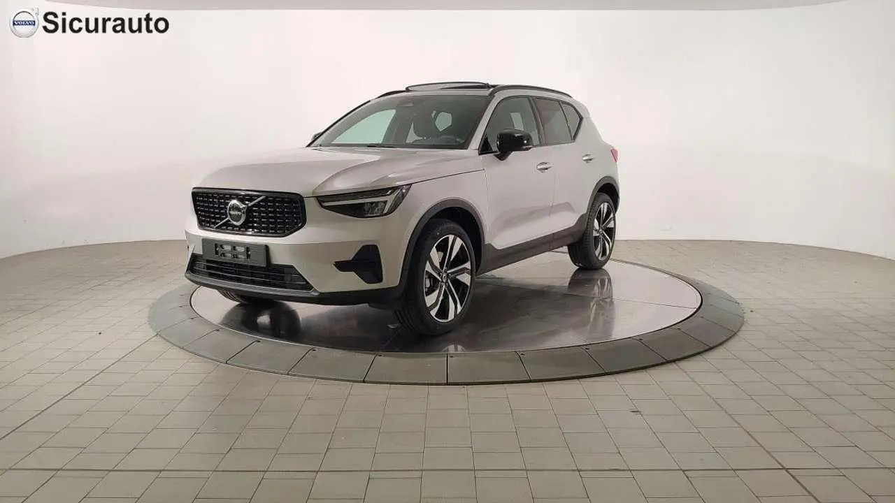 Photo 1 : Volvo Xc40 2024 Hybrid