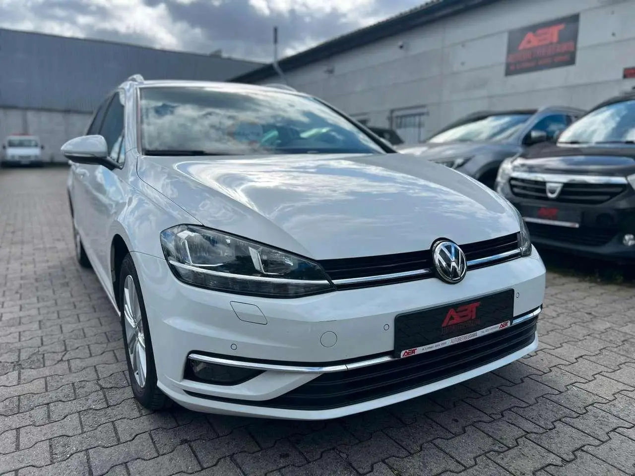 Photo 1 : Volkswagen Golf 2017 Diesel