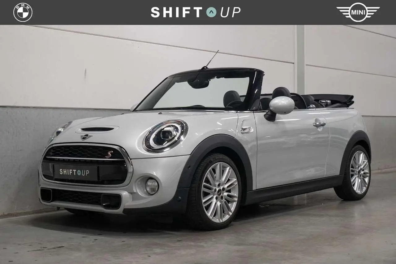 Photo 1 : Mini Cooper 2018 Petrol