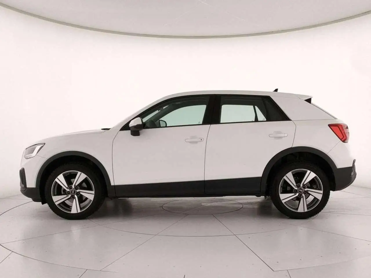 Photo 1 : Audi Q2 2021 Essence