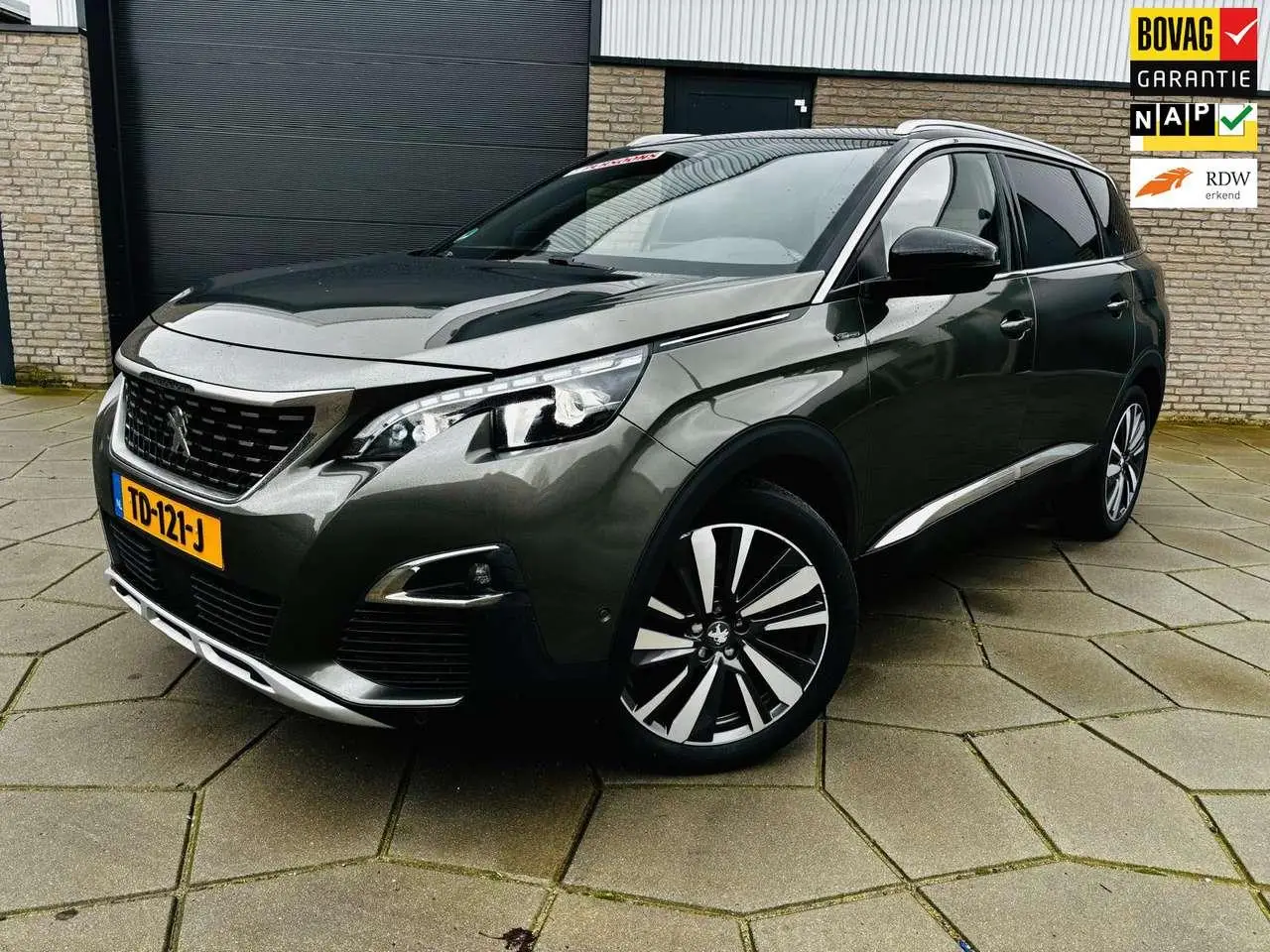 Photo 1 : Peugeot 5008 2018 Petrol