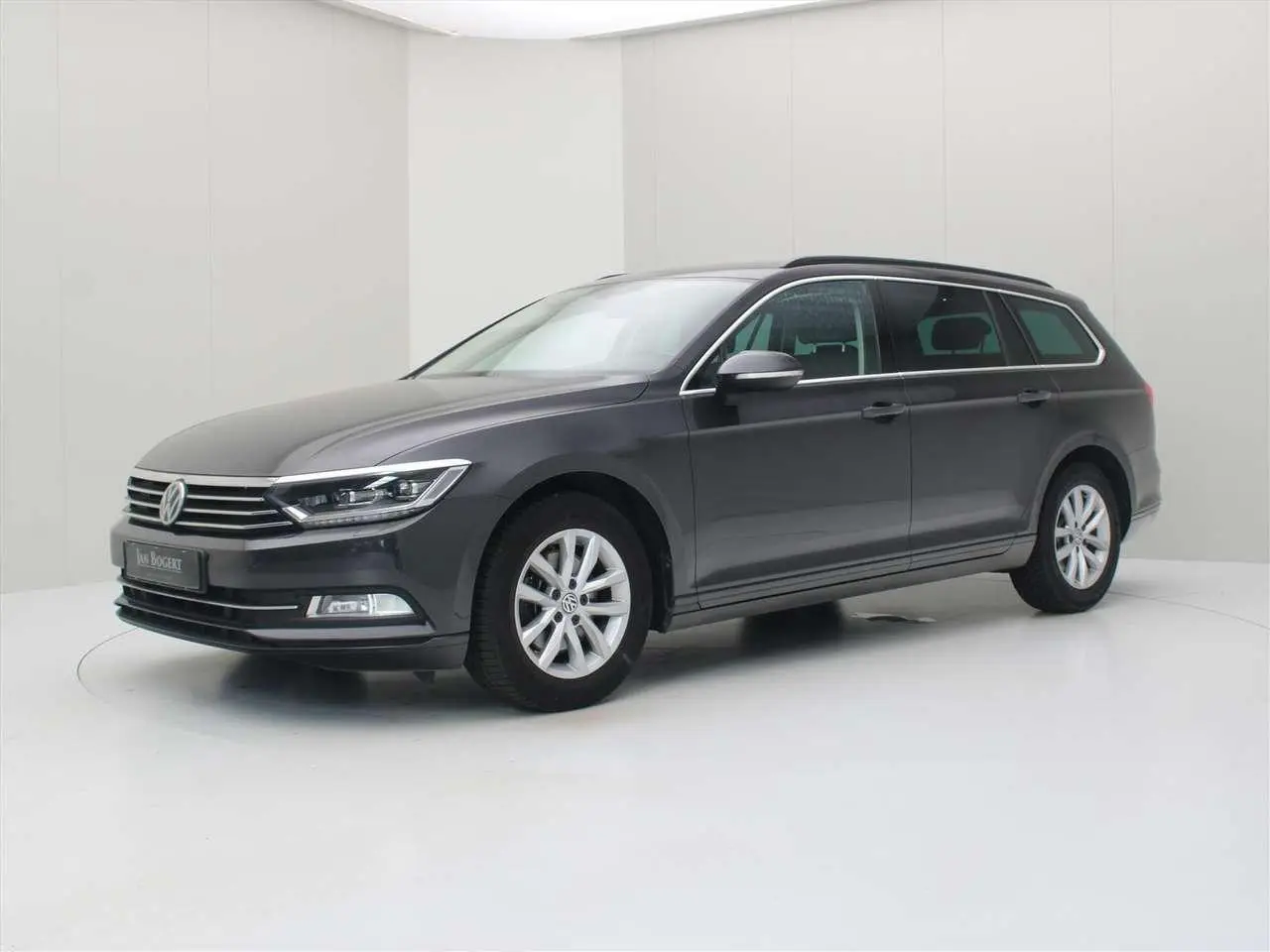 Photo 1 : Volkswagen Passat 2019 Essence