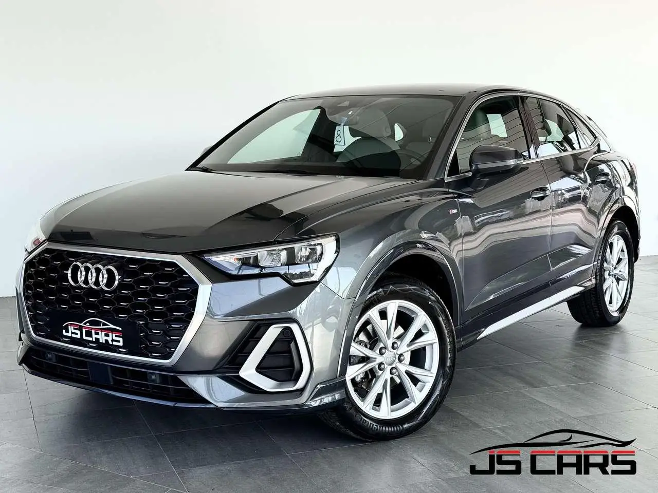 Photo 1 : Audi Q3 2020 Essence