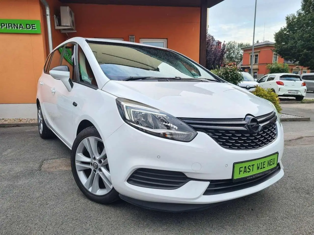 Photo 1 : Opel Zafira 2018 Petrol