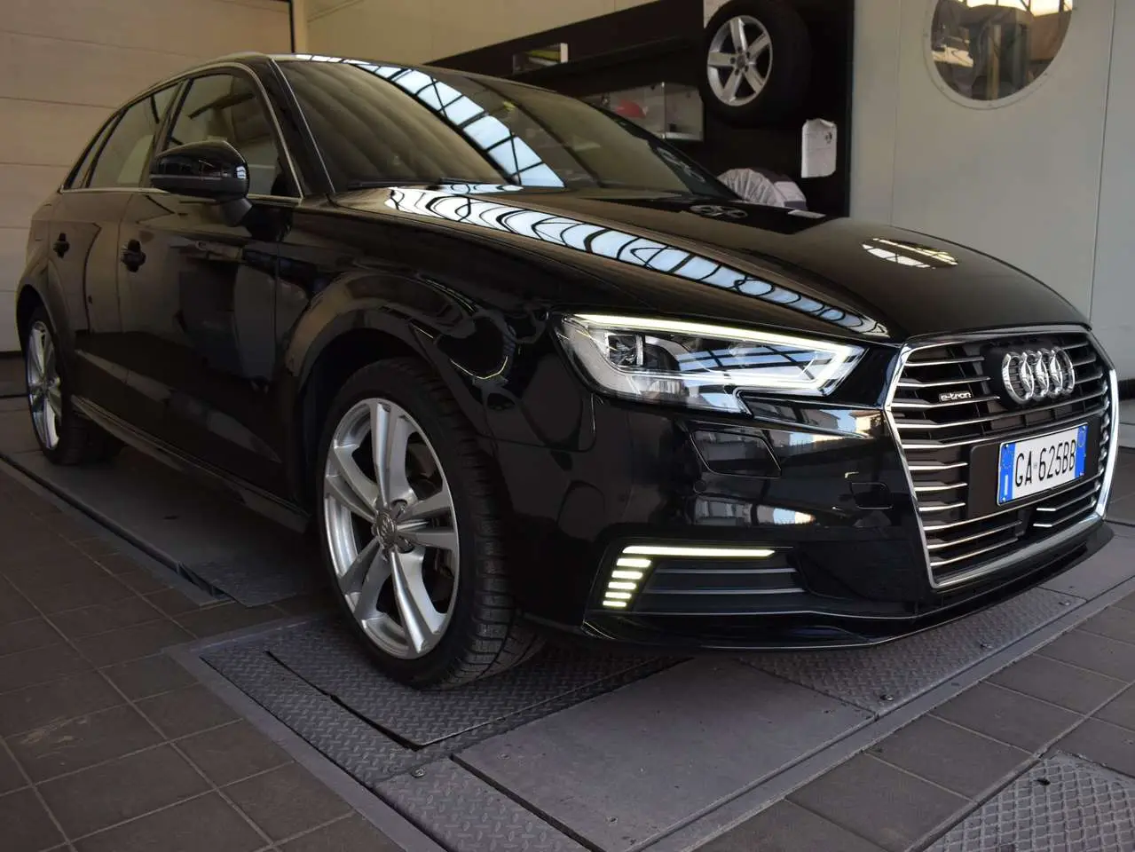 Photo 1 : Audi A3 2020 Hybride