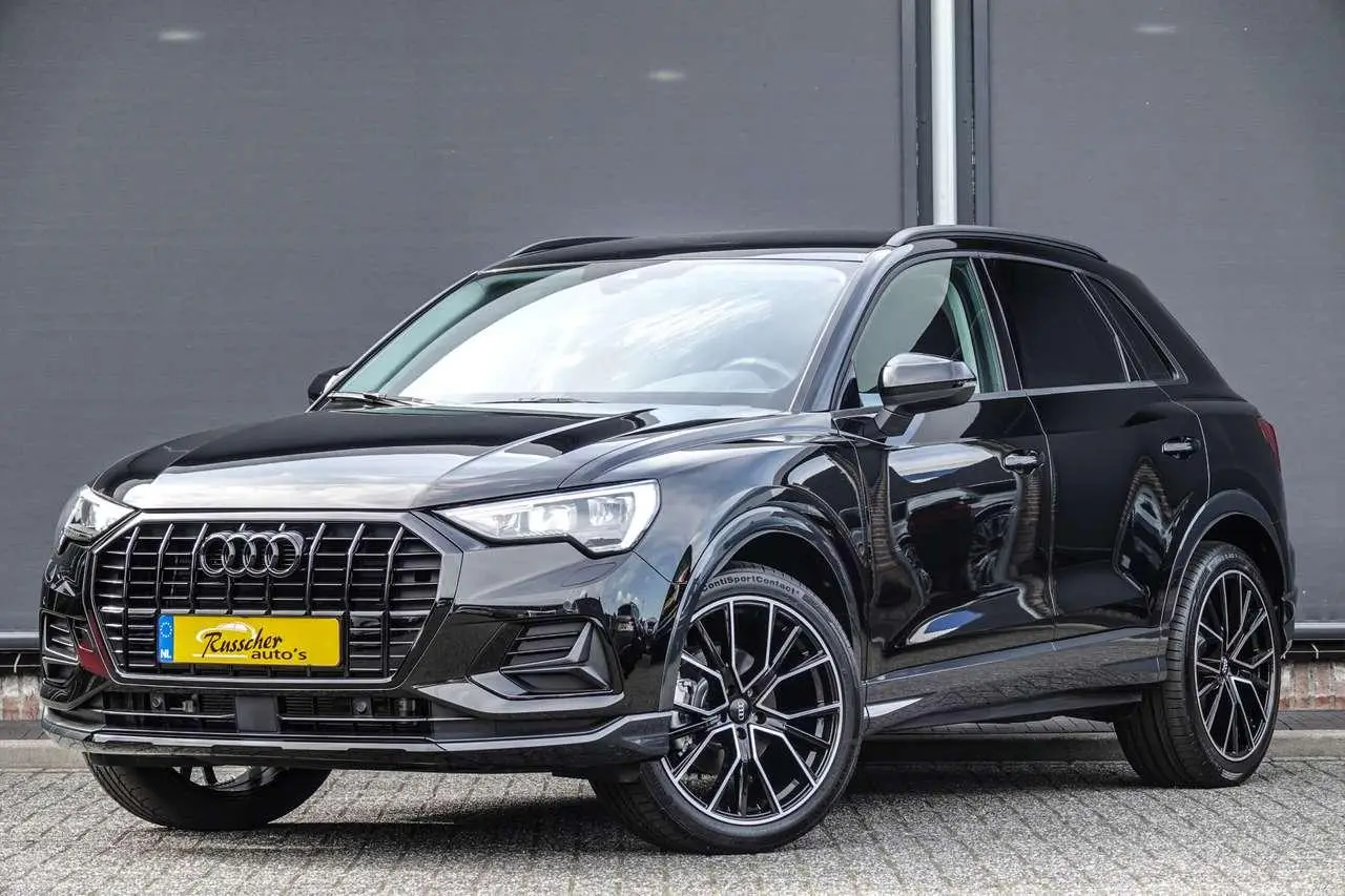 Photo 1 : Audi Q3 2022 Petrol