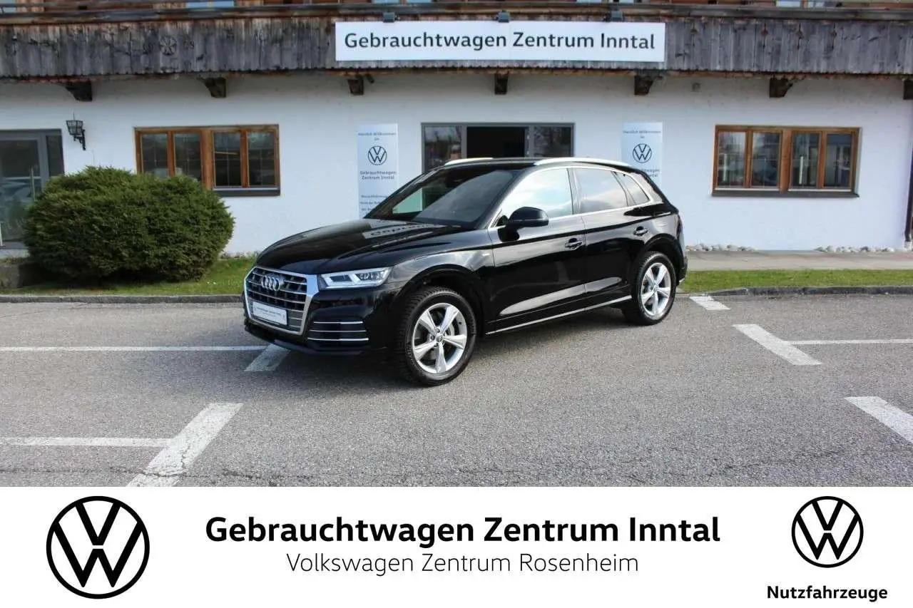 Photo 1 : Audi Q5 2020 Hybride