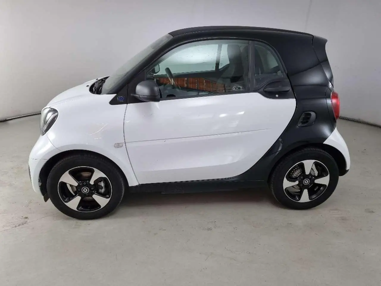 Photo 1 : Smart Fortwo 2021 Electric