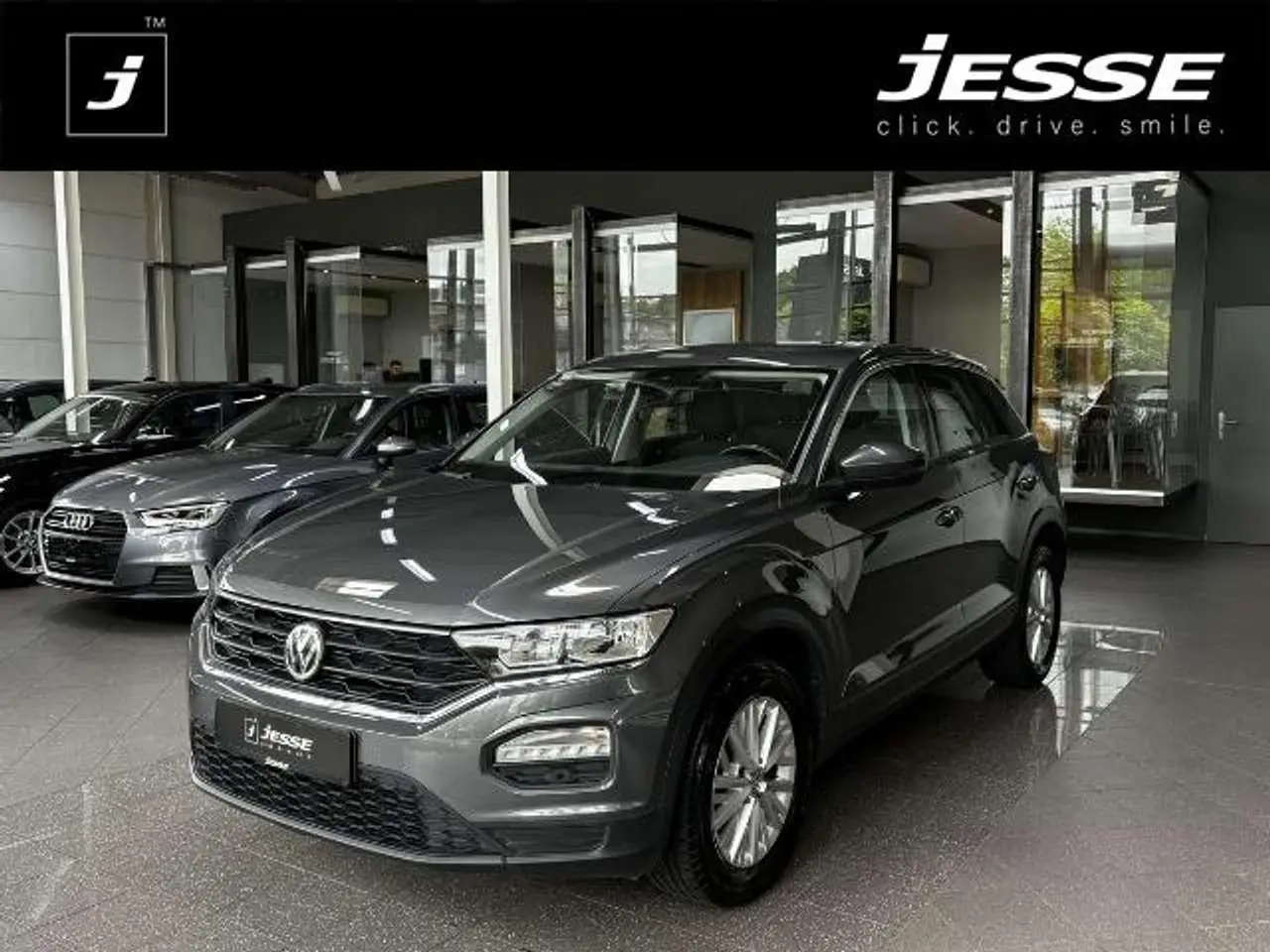 Photo 1 : Volkswagen T-roc 2018 Essence