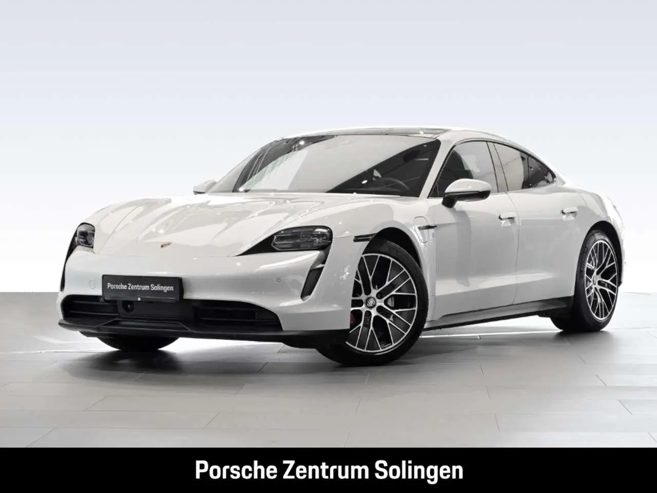 Photo 1 : Porsche Taycan 2023 Électrique