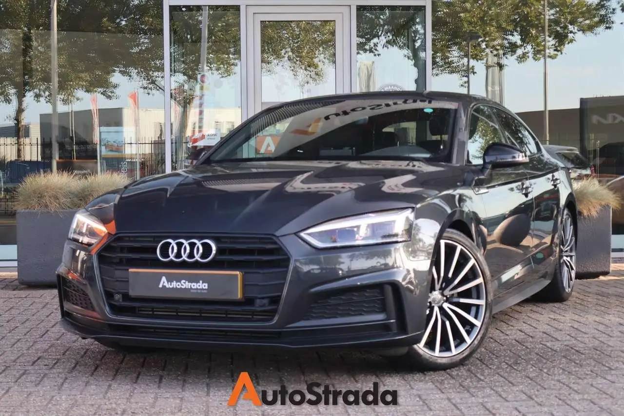 Photo 1 : Audi A5 2019 Essence