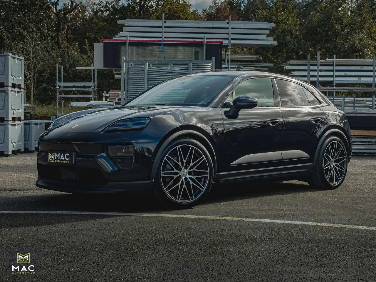 Photo 1 : Porsche Macan 2024 Electric