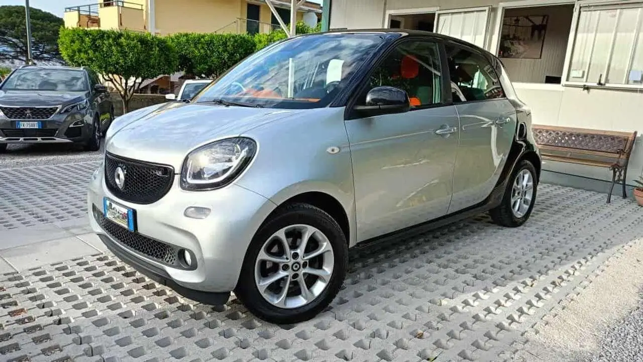 Photo 1 : Smart Forfour 2015 Essence