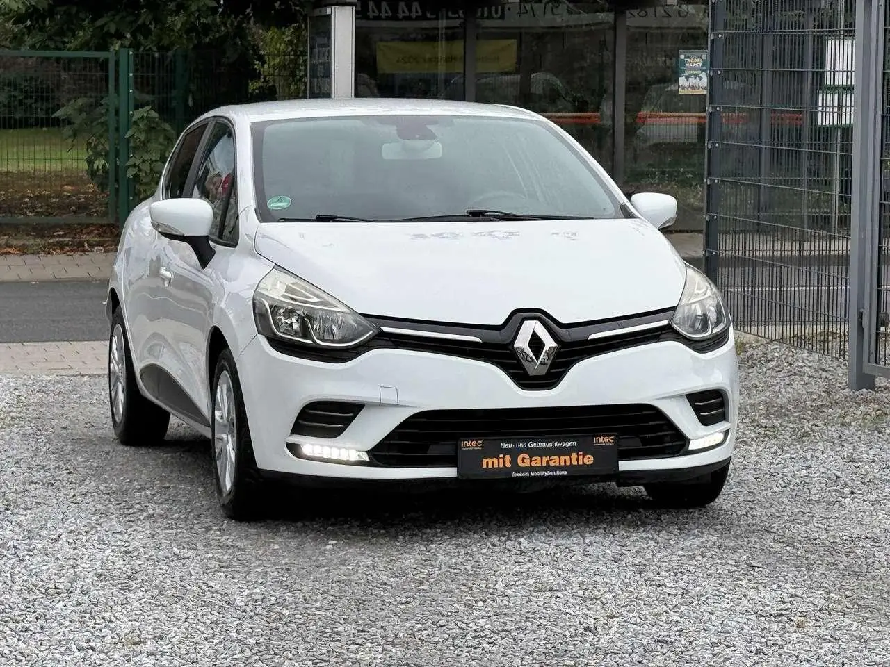 Photo 1 : Renault Clio 2017 Essence