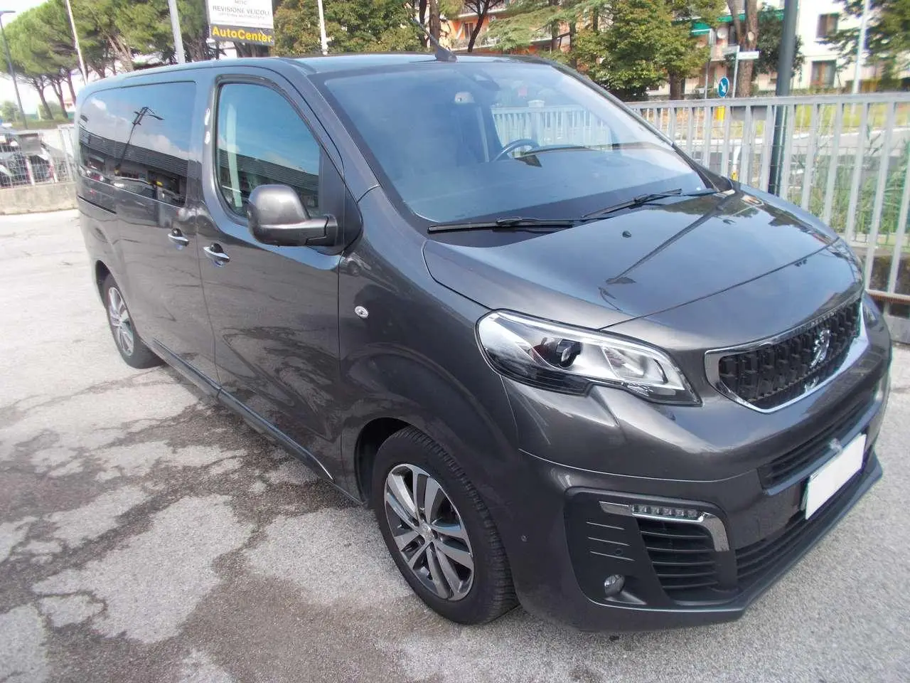 Photo 1 : Peugeot Traveller 2021 Diesel