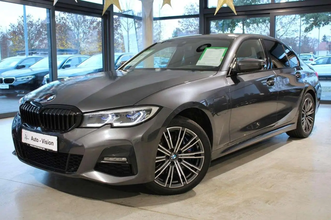 Photo 1 : Bmw Serie 3 2019 Hybrid