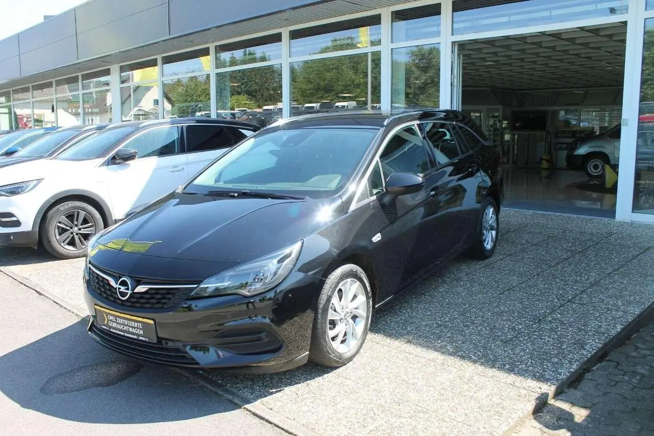 Photo 1 : Opel Astra 2020 Essence