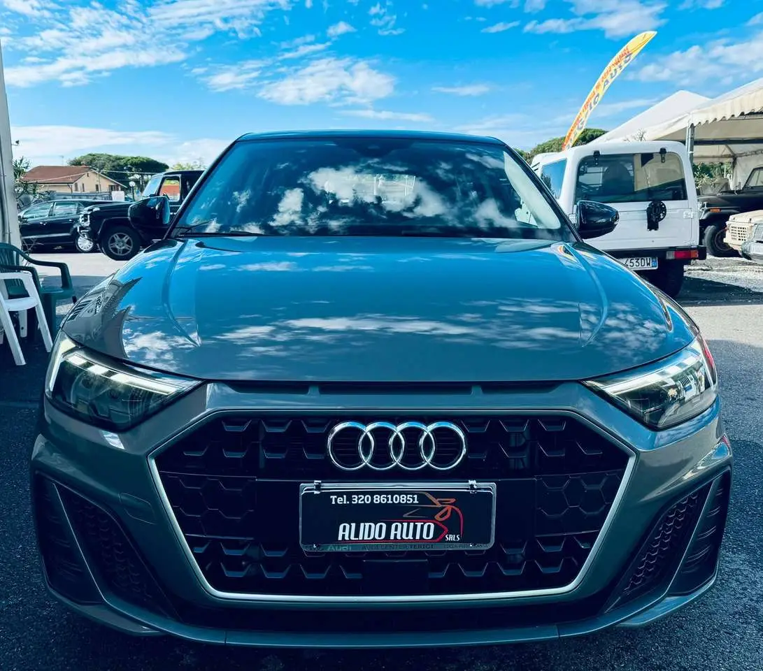 Photo 1 : Audi A1 2019 Petrol