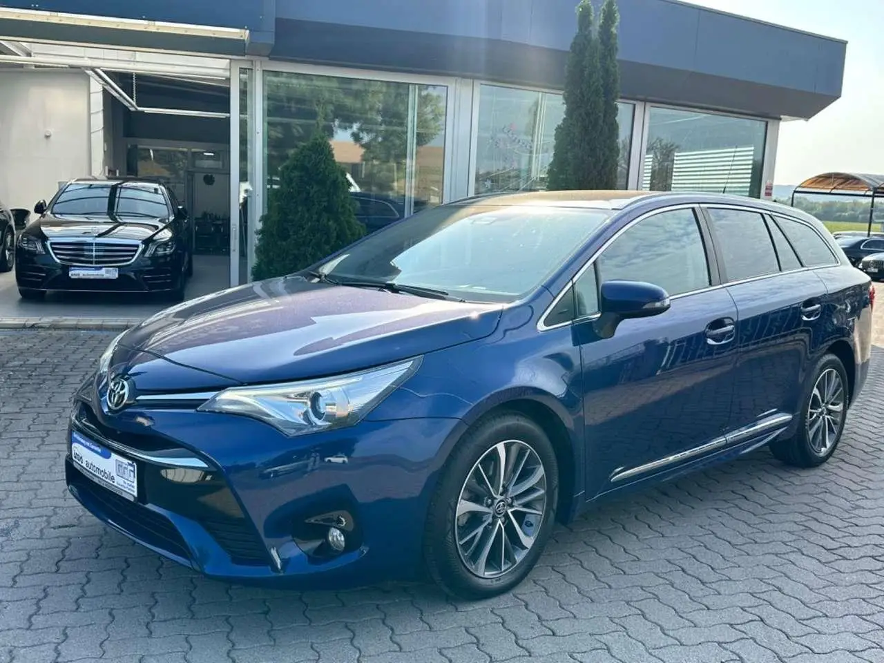 Photo 1 : Toyota Avensis 2016 Petrol