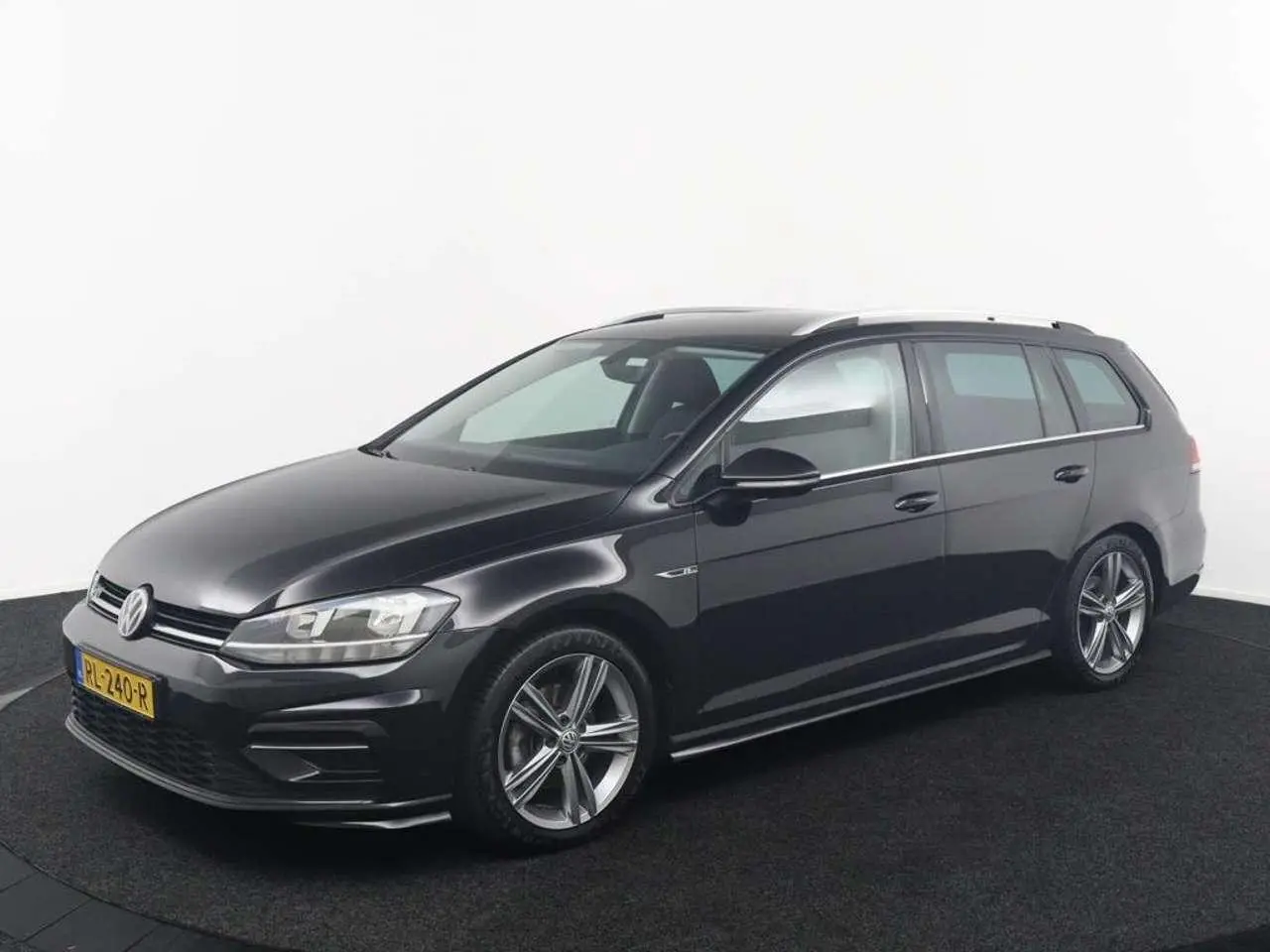 Photo 1 : Volkswagen Golf 2018 Petrol