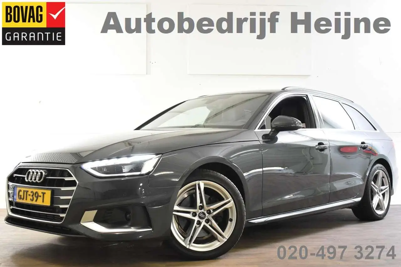 Photo 1 : Audi A4 2022 Hybride