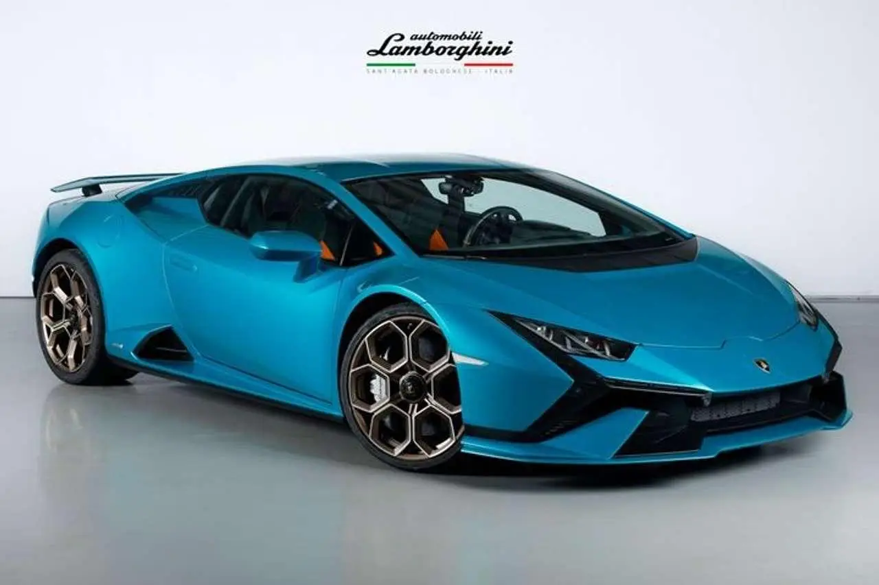 Photo 1 : Lamborghini Huracan 2024 Petrol