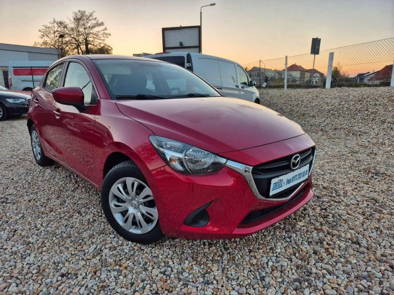 Photo 1 : Mazda 2 2016 Petrol