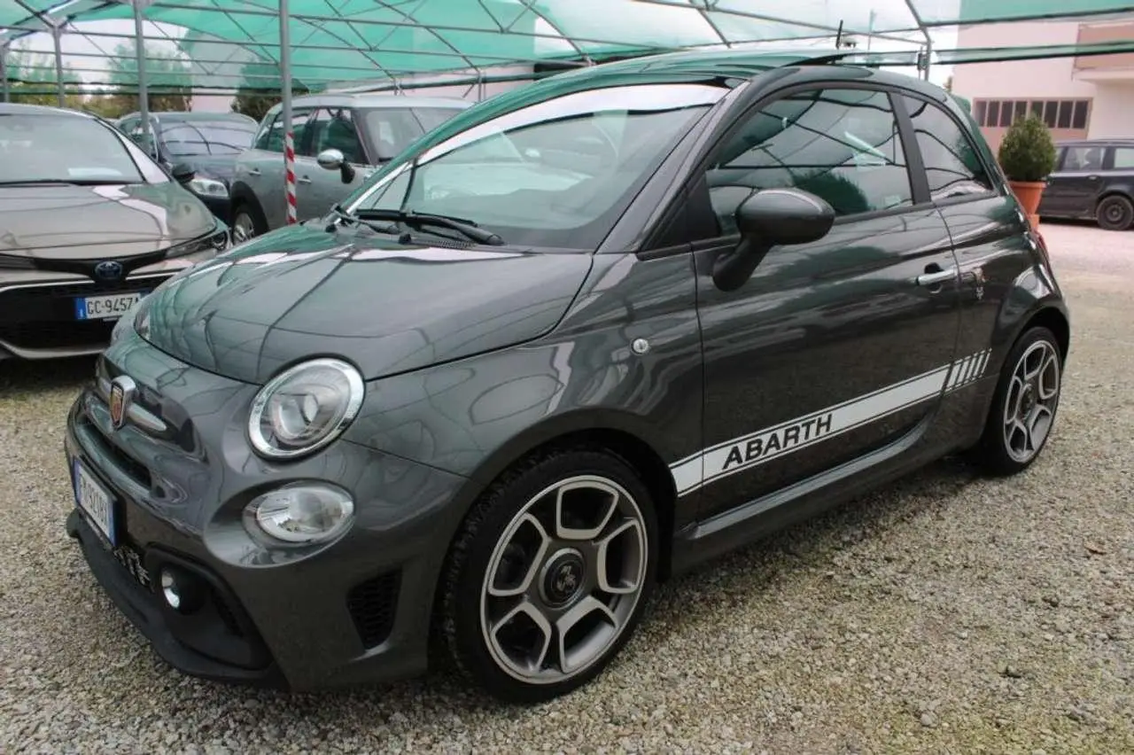 Photo 1 : Abarth 595 2017 Petrol