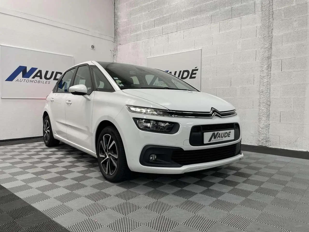 Photo 1 : Citroen C4 2018 Diesel