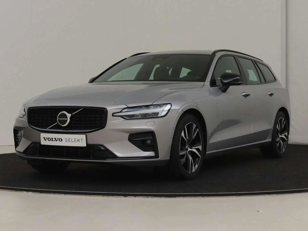 Photo 1 : Volvo V60 2023 Hybrid