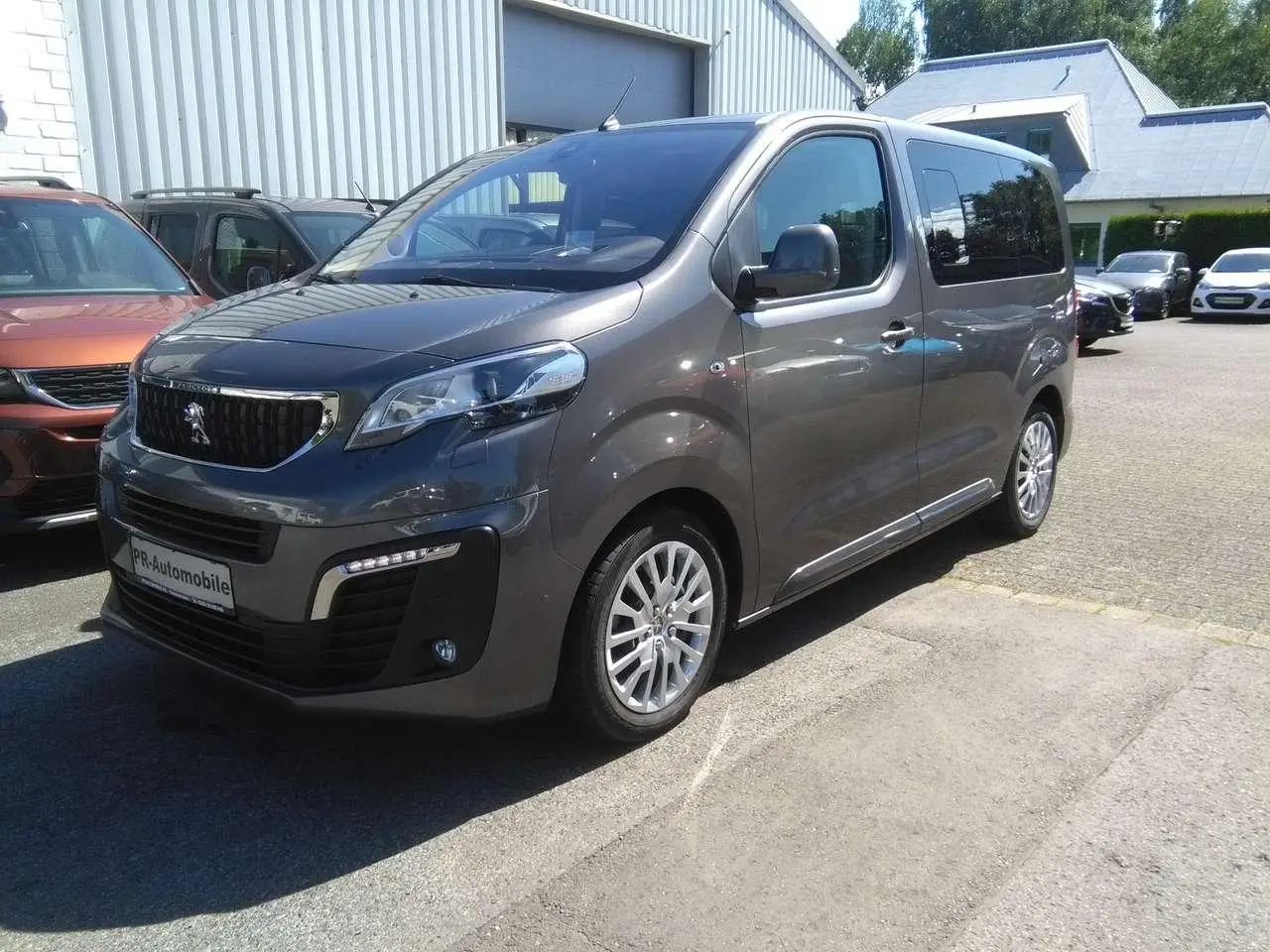 Photo 1 : Peugeot Traveller 2019 Diesel