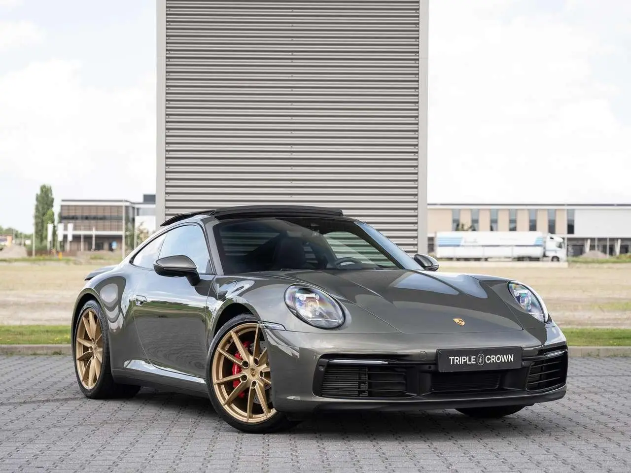 Photo 1 : Porsche 992 2019 Petrol