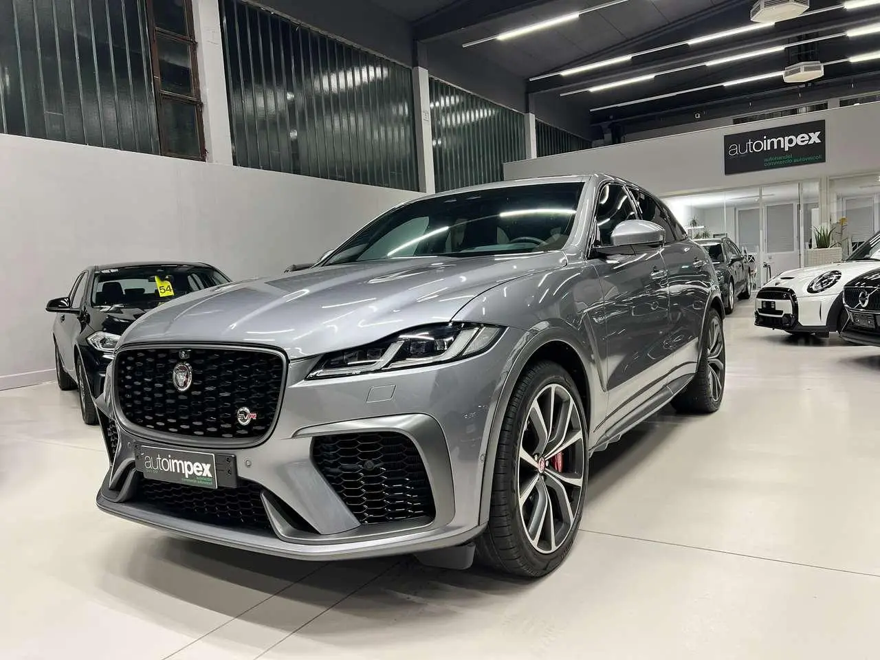 Photo 1 : Jaguar F-pace 2021 Essence