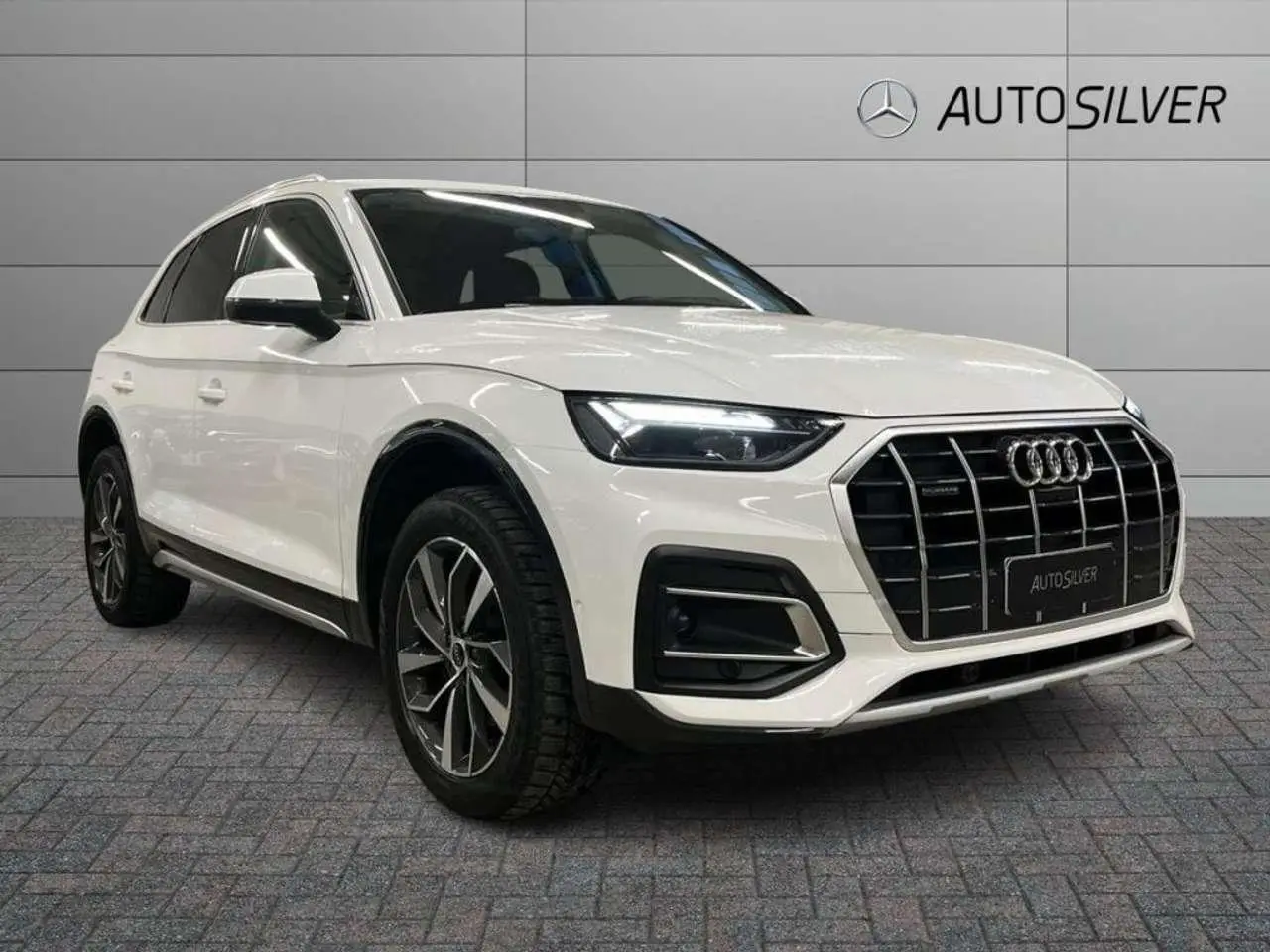 Photo 1 : Audi Q5 2021 Hybride