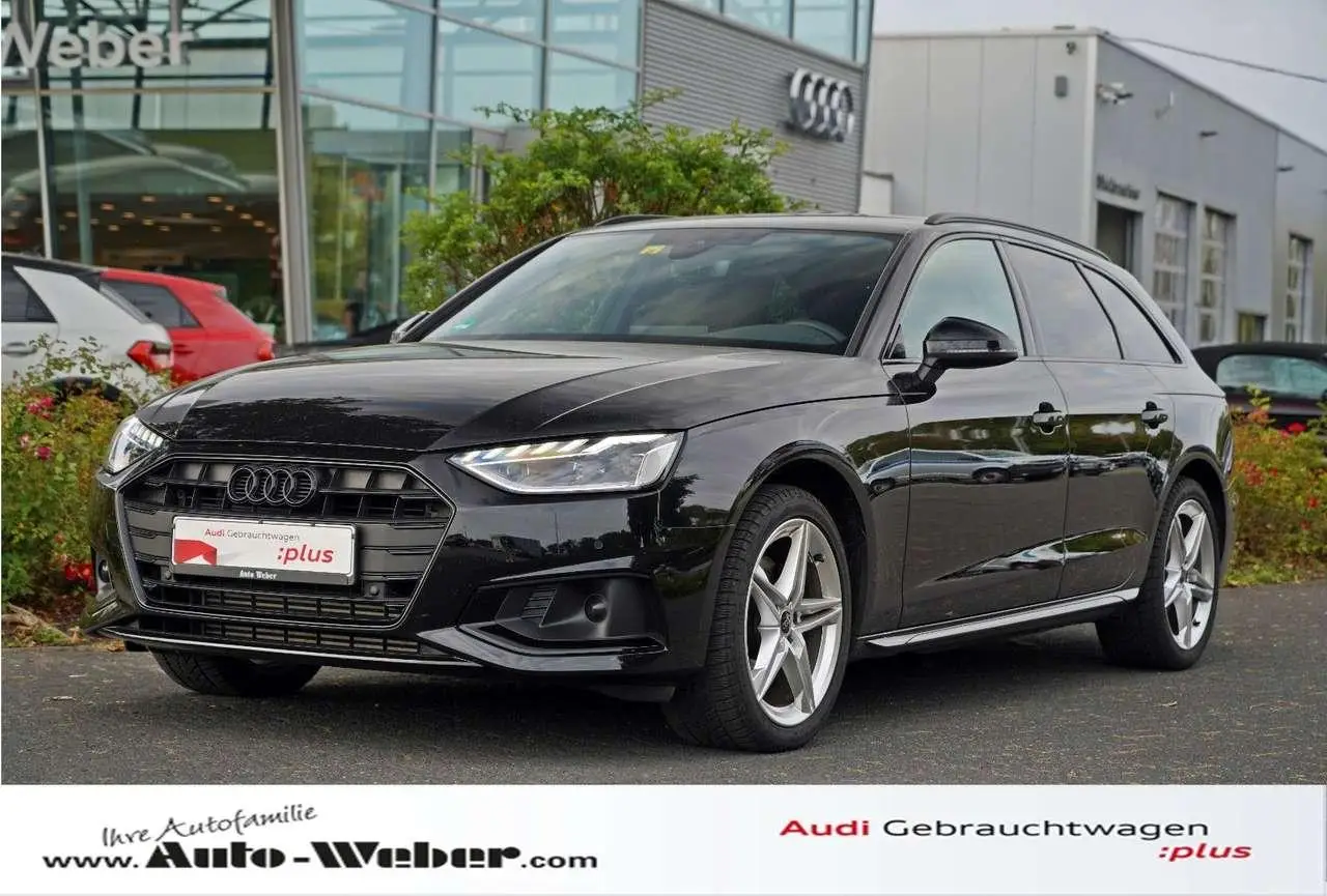 Photo 1 : Audi A4 2023 Petrol