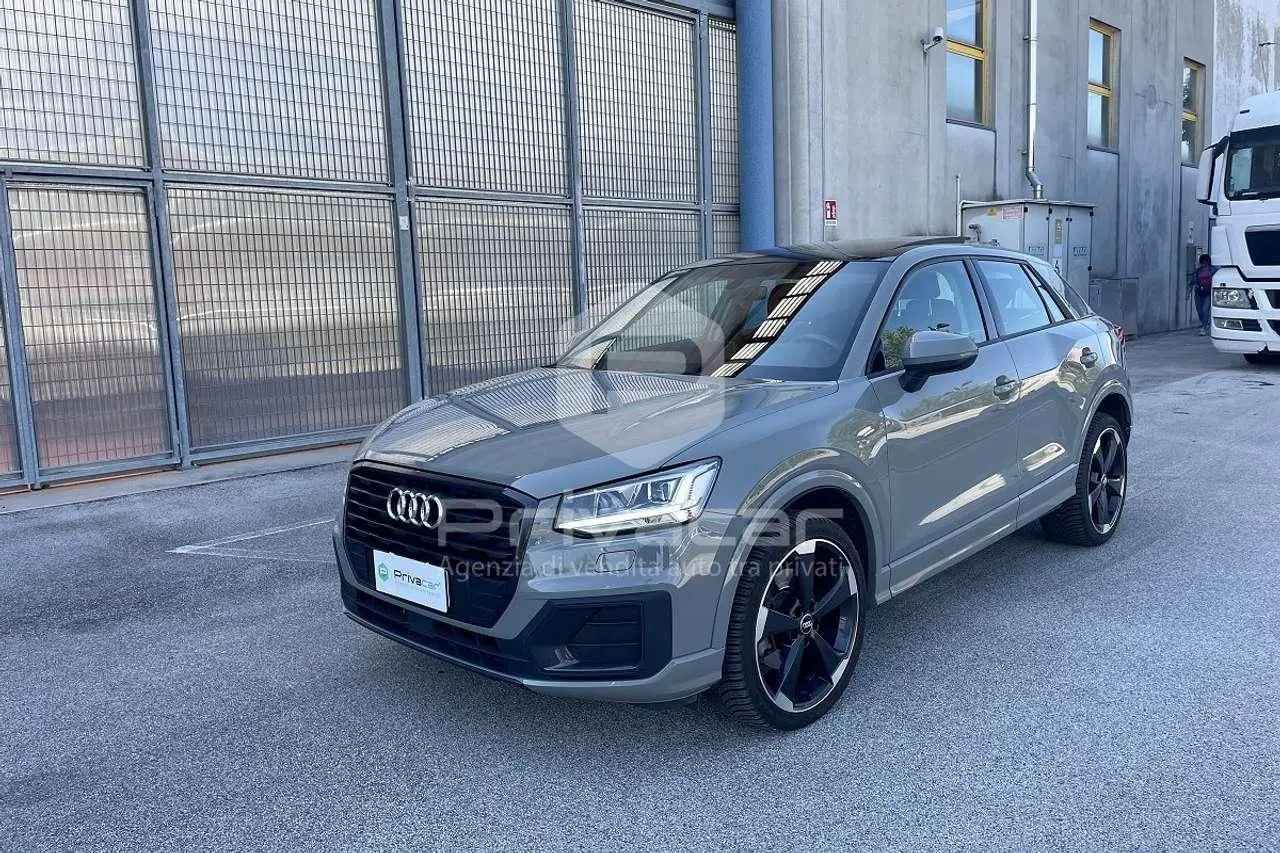 Photo 1 : Audi Q2 2017 Diesel