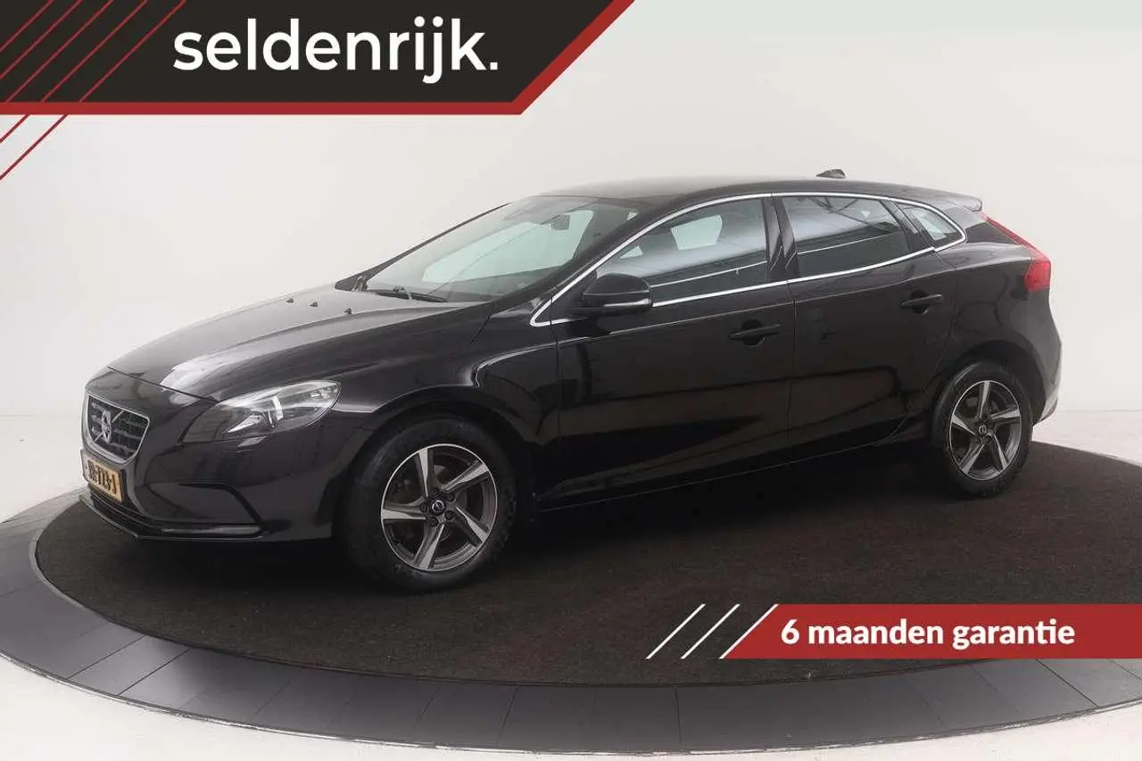 Photo 1 : Volvo V40 2016 Diesel