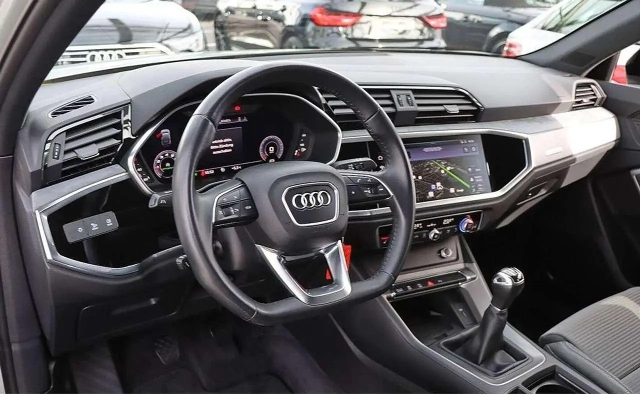 Photo 1 : Audi Q3 2020 Essence