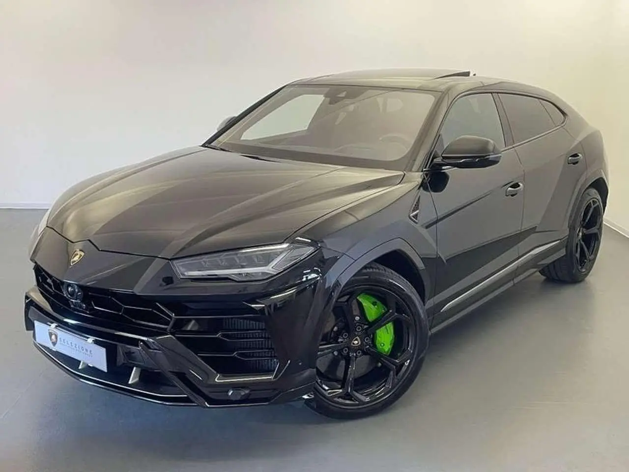 Photo 1 : Lamborghini Urus 2020 Petrol