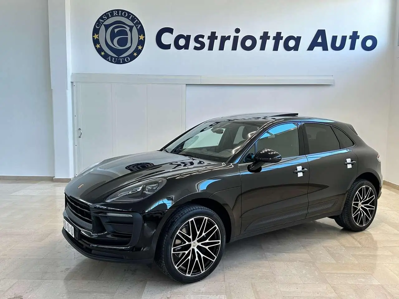 Photo 1 : Porsche Macan 2024 Petrol