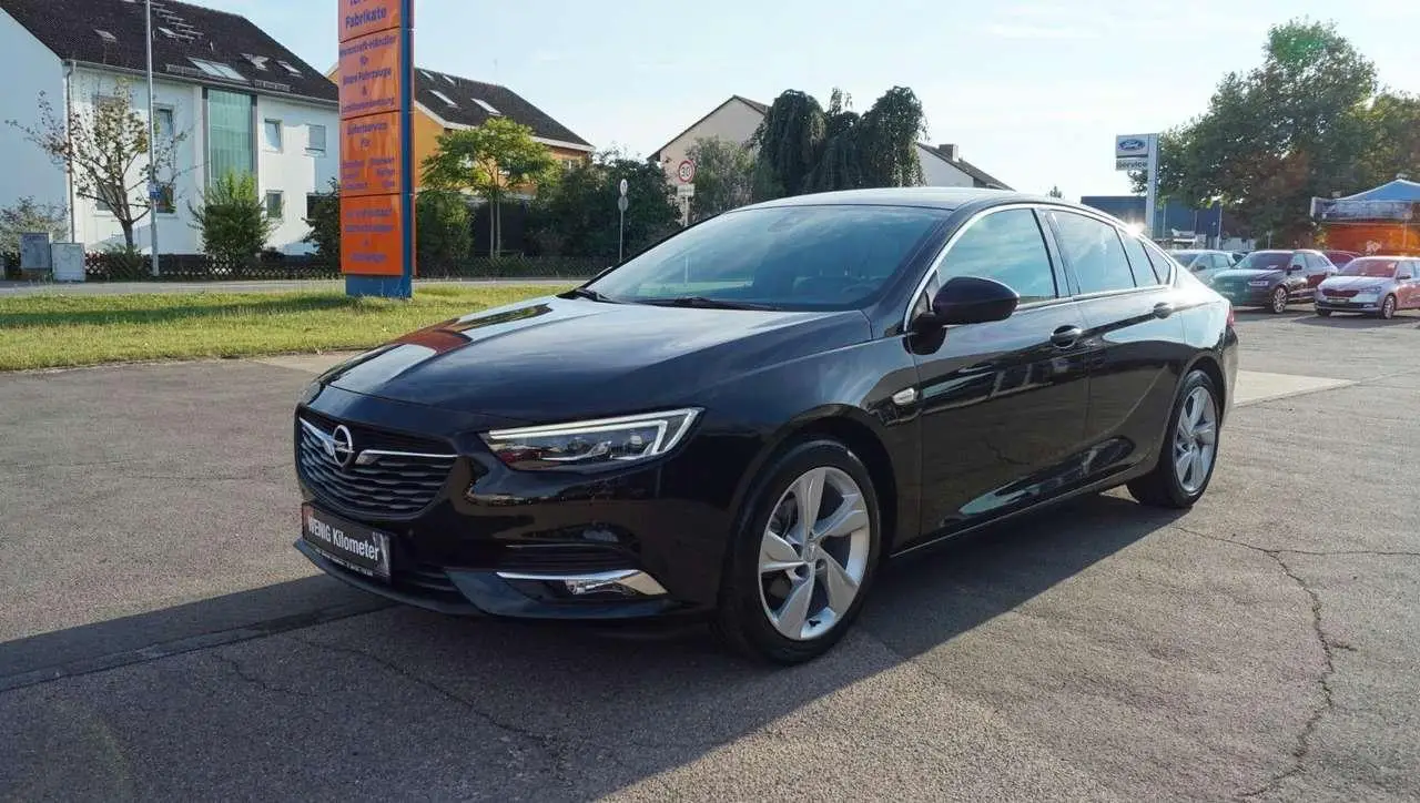 Photo 1 : Opel Insignia 2018 Essence