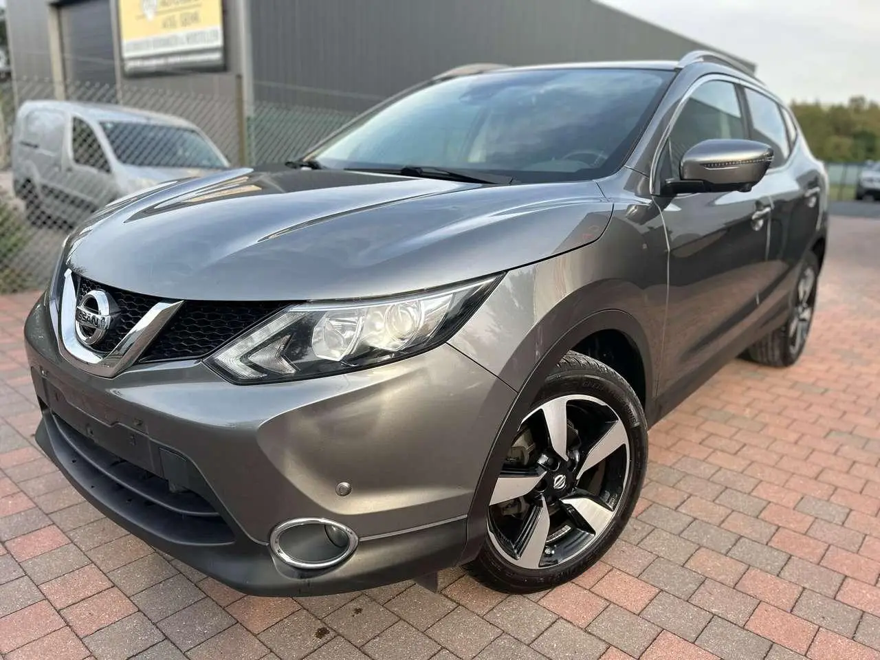 Photo 1 : Nissan Qashqai 2016 Petrol