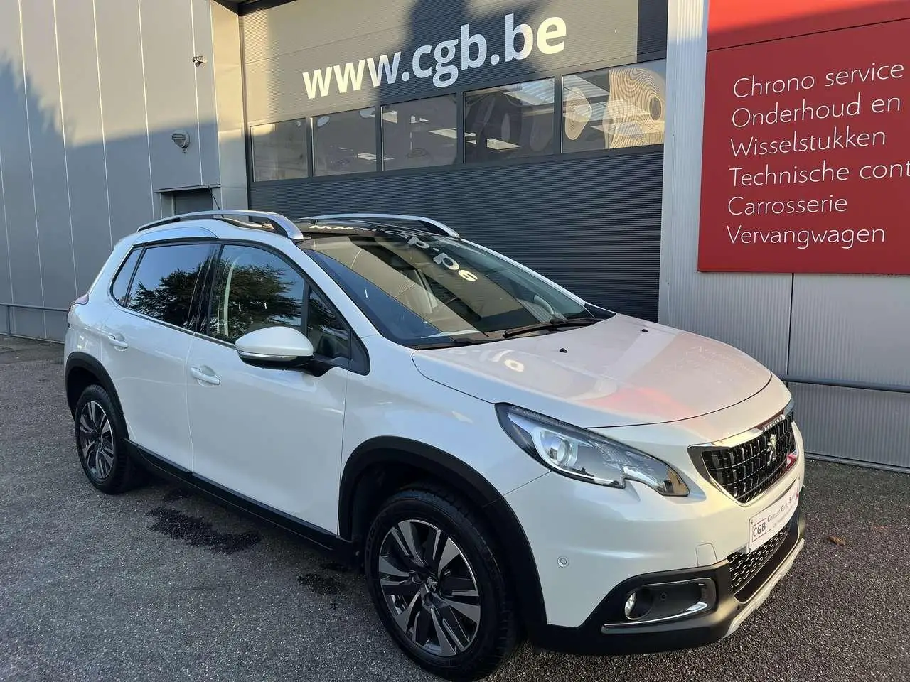 Photo 1 : Peugeot 2008 2019 Essence