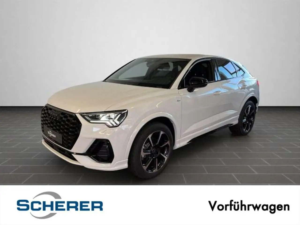 Photo 1 : Audi Q3 2024 Diesel