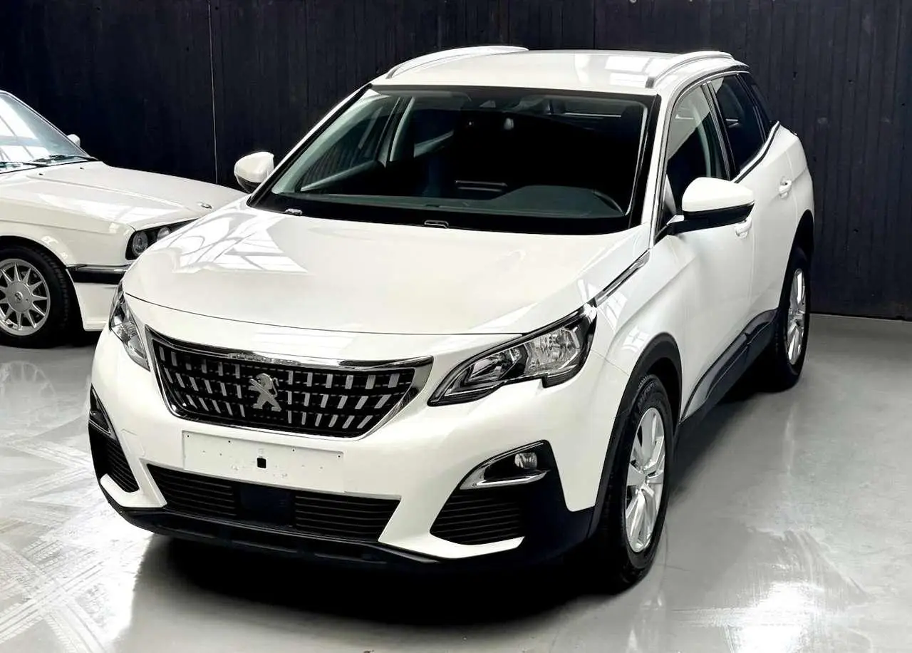 Photo 1 : Peugeot 3008 2017 Essence