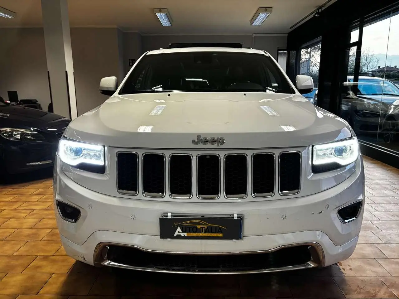 Photo 1 : Jeep Grand Cherokee 2016 Diesel