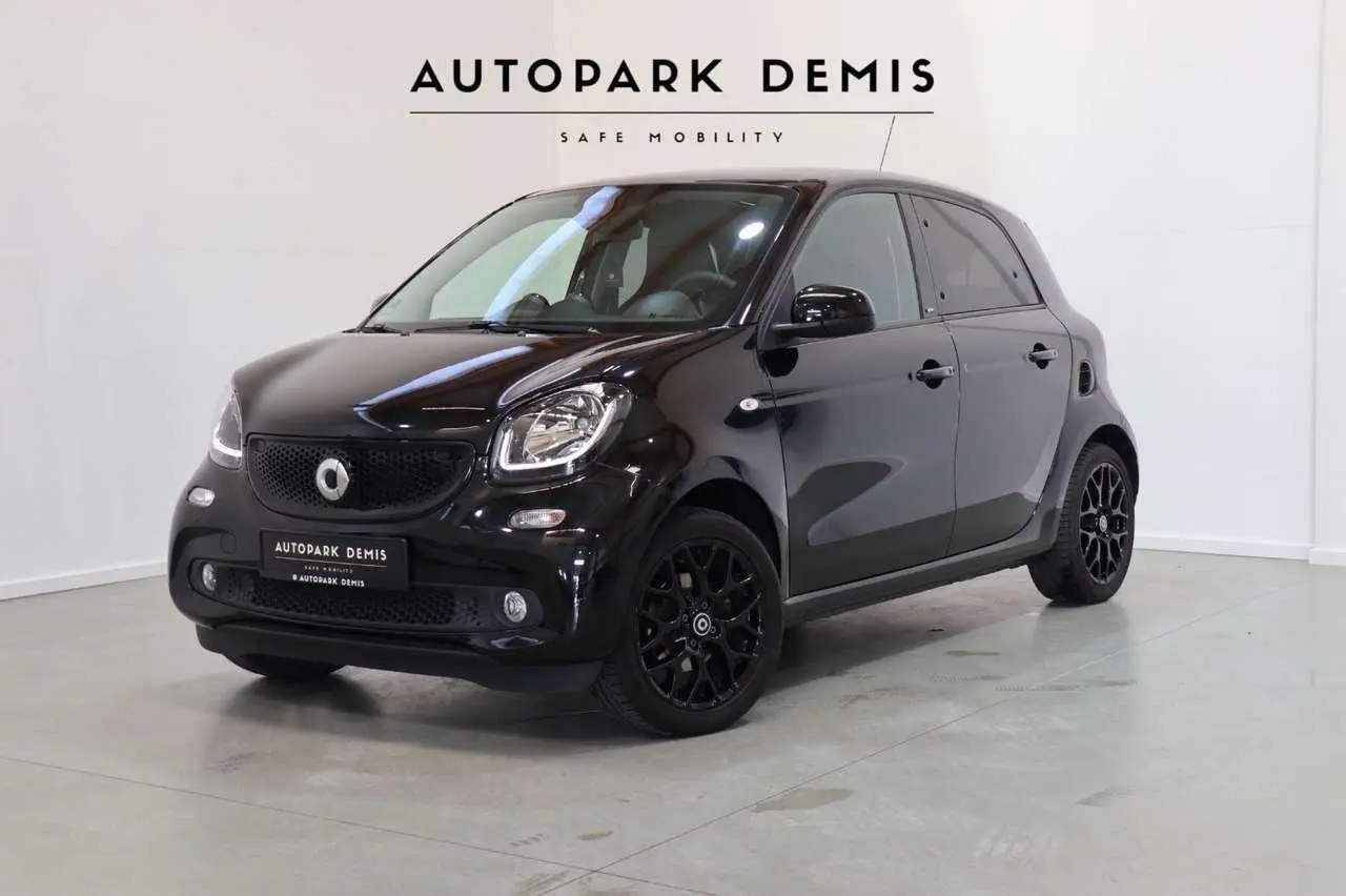 Photo 1 : Smart Forfour 2019 Petrol